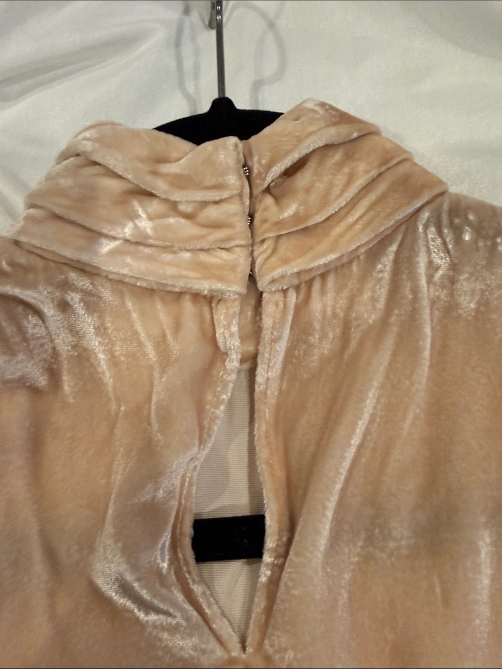 AMANDA UPRICHARD Sleeveless Velvet Mock Neck Top in Blush Size XS - Picture 4 of 8